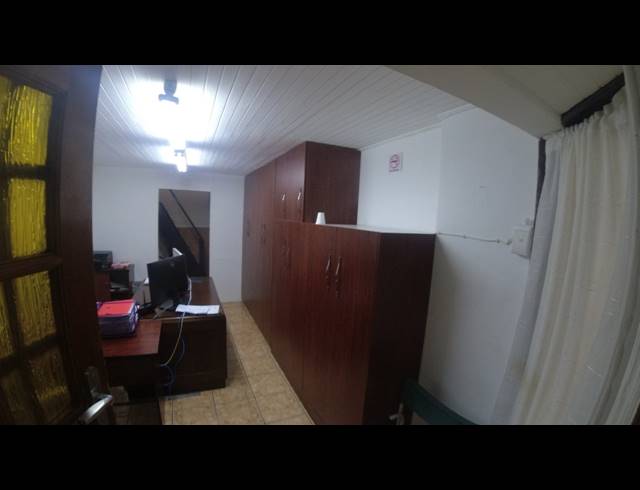 1,042M² OFFICE TO LET IN FLORIDA PARK